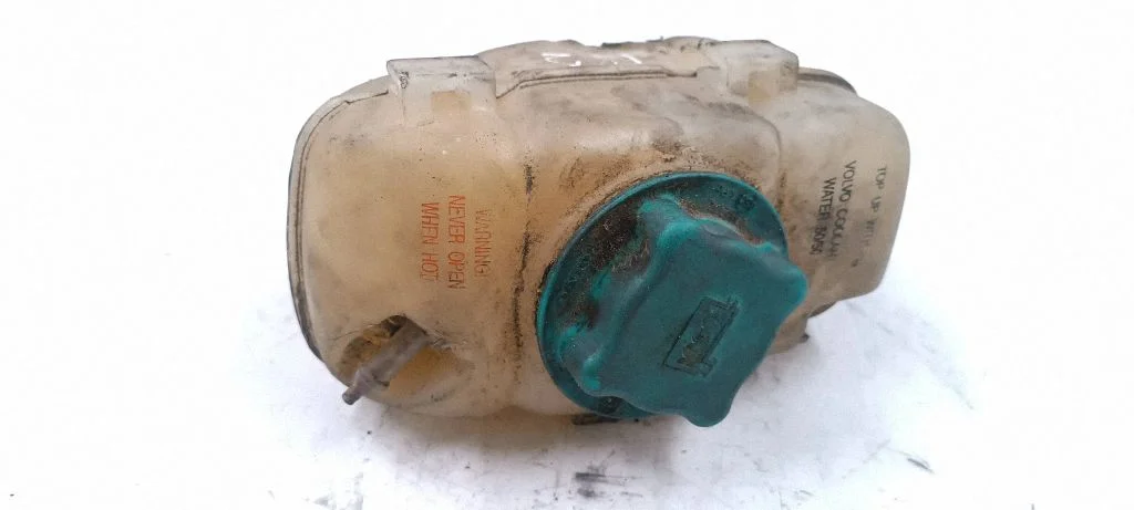 Coolant expansion tank/reservoir 8683456