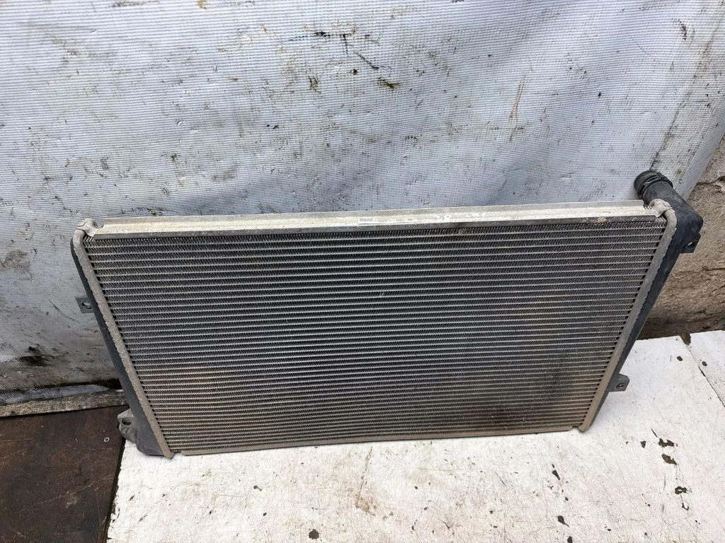 Jahutusvedeliku radiaator 65292