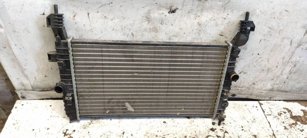 Jahutusvedeliku radiaator – Opel Meriva A (2003-2010)