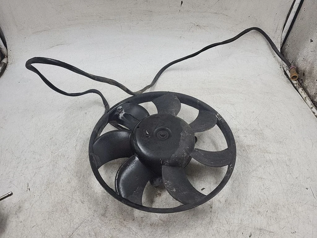 Electric radiator cooling fan