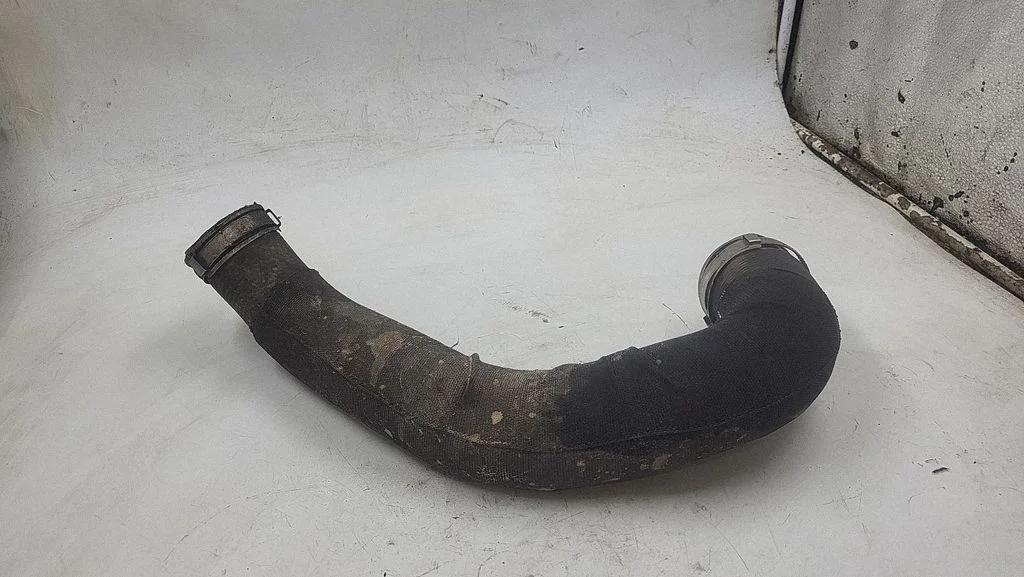 Intercooler hose/pipe
