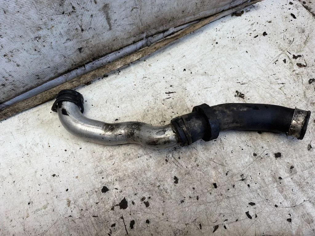 Intercooler hose/pipe