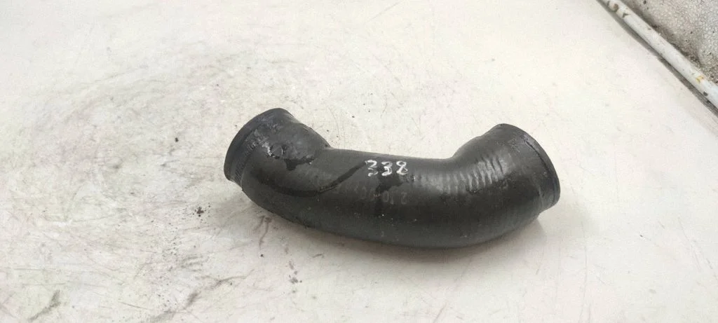 Intercooler hose/pipe