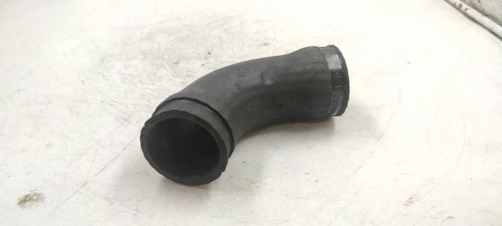 Intercooler hose/pipe