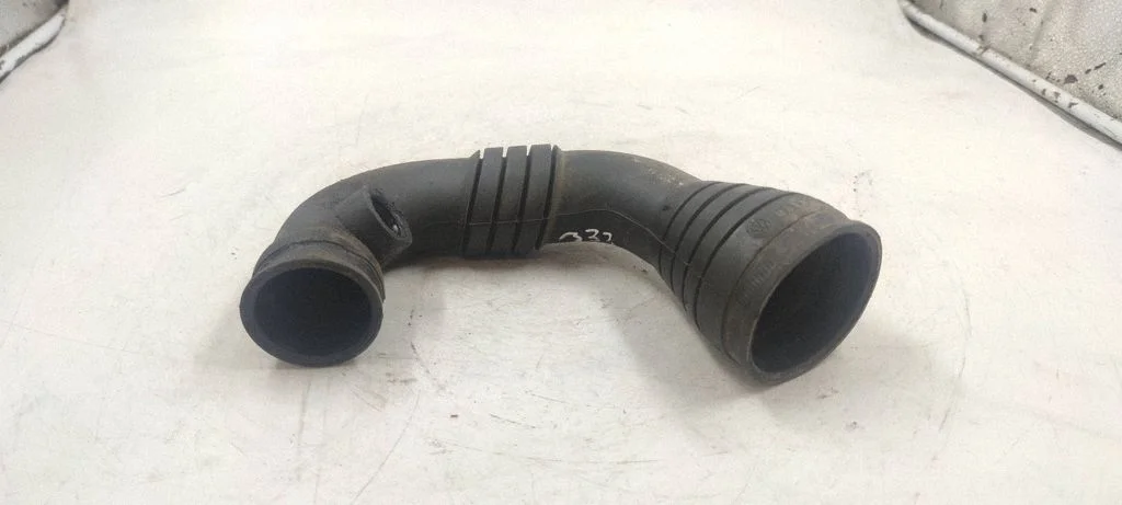 Intercooler hose/pipe 8d0129615