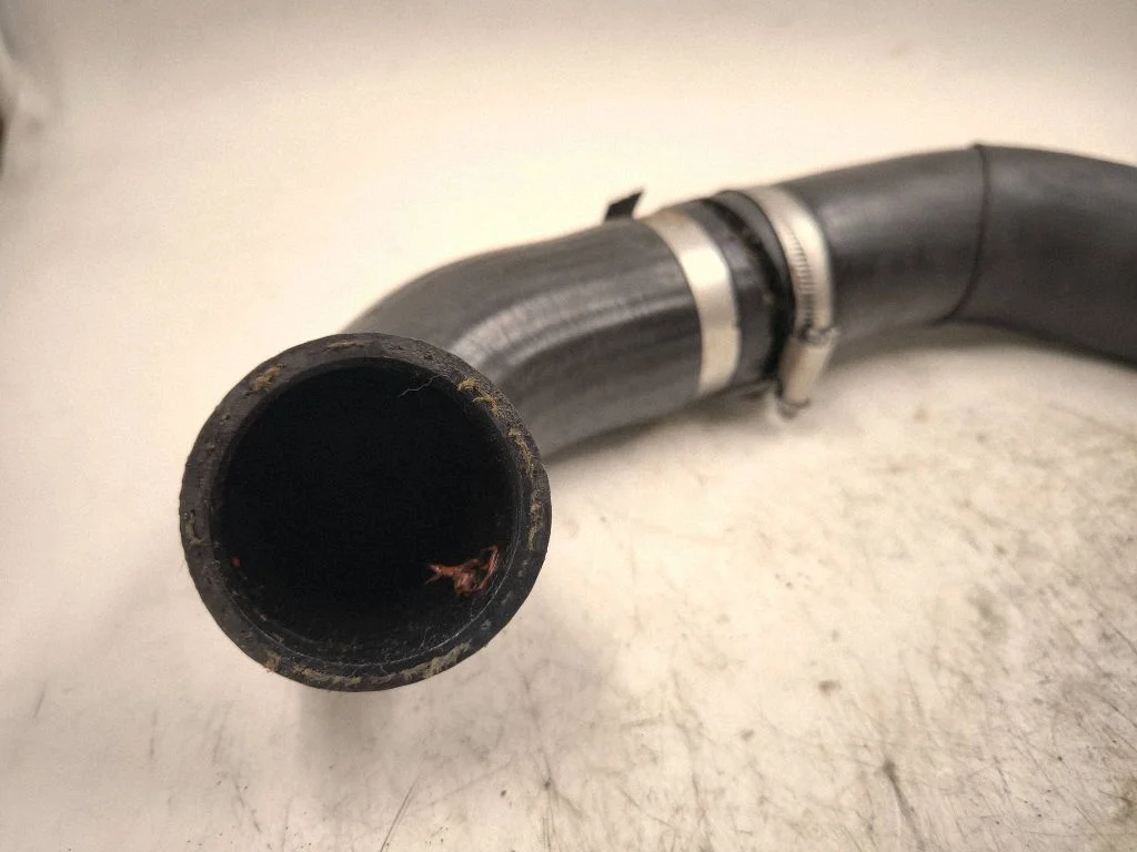 Intercooler hose/pipe