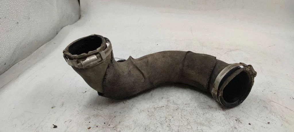 Intercooler hose/pipe