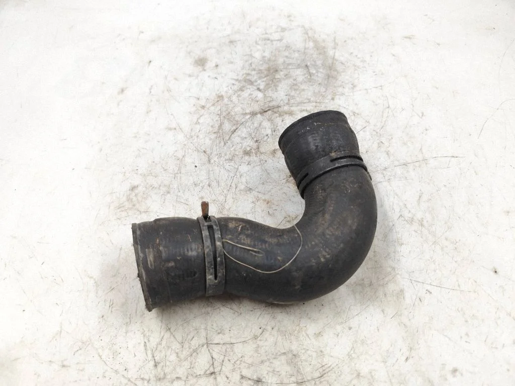 Intercooler hose/pipe 1J0145838B
