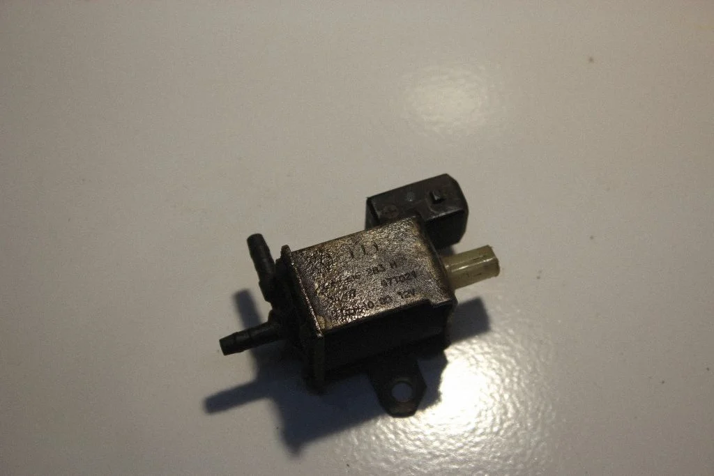Turbo solenoid valve 026906283H