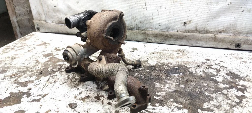 Turbocharger 028145702d