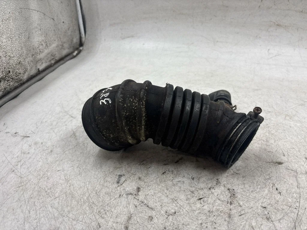 Air intake duct part 1505A975