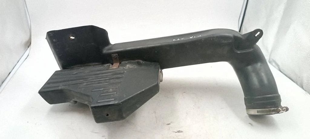 Air intake duct part 0102030405