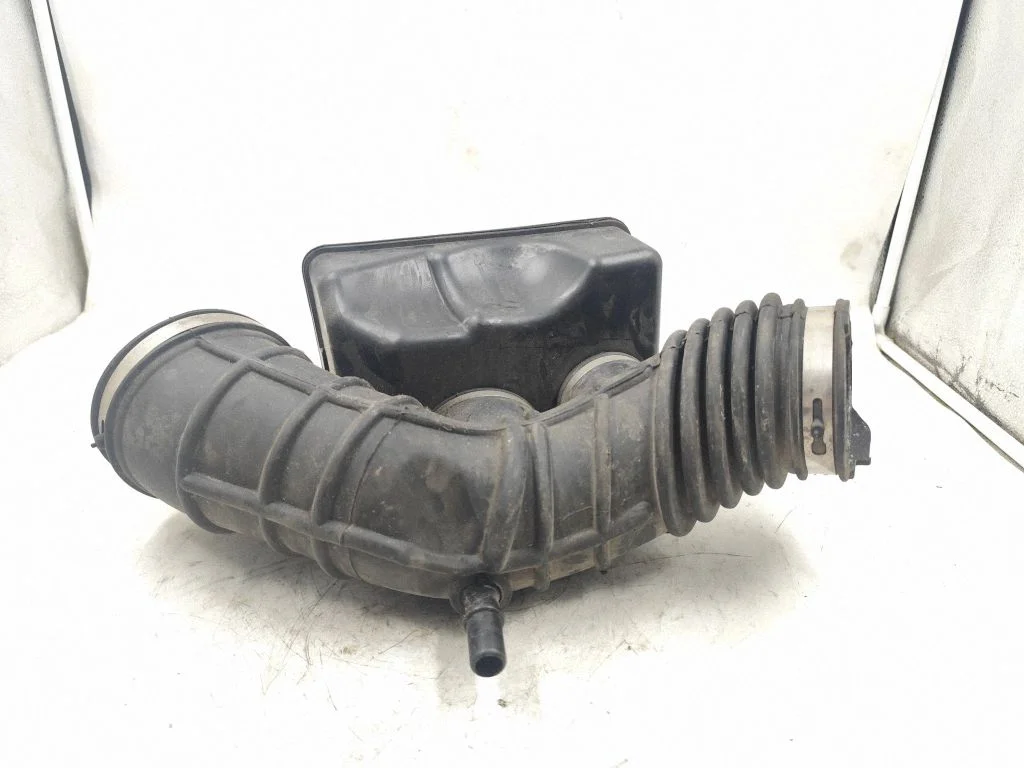 Air intake hose/pipe 9g139F764AA