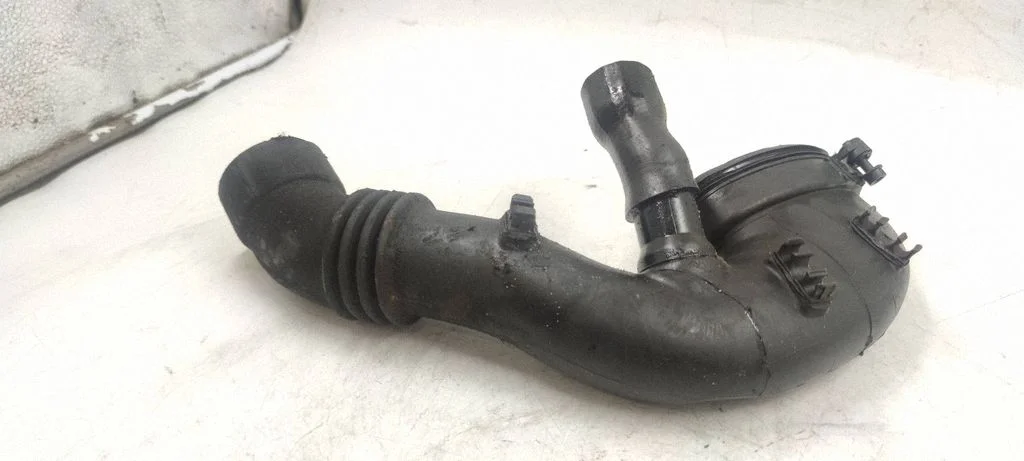 Air intake hose/pipe 7790552