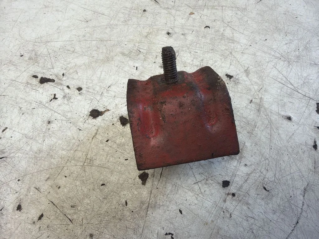 Engine mount bracket 760023