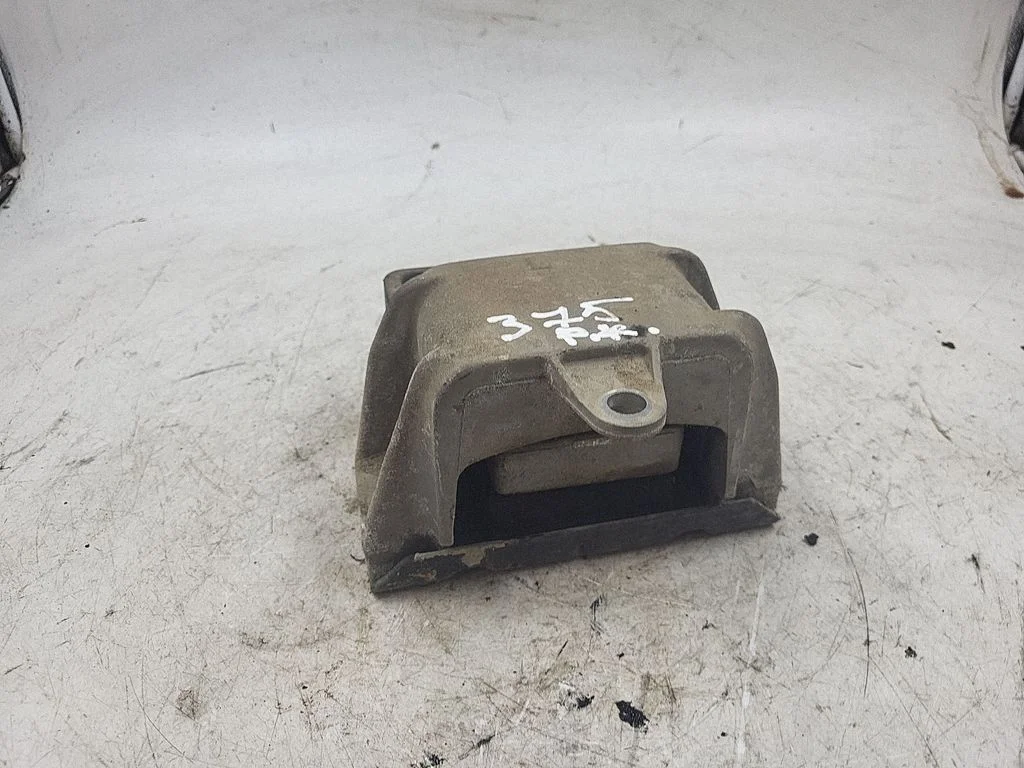 Engine mount bracket – front left