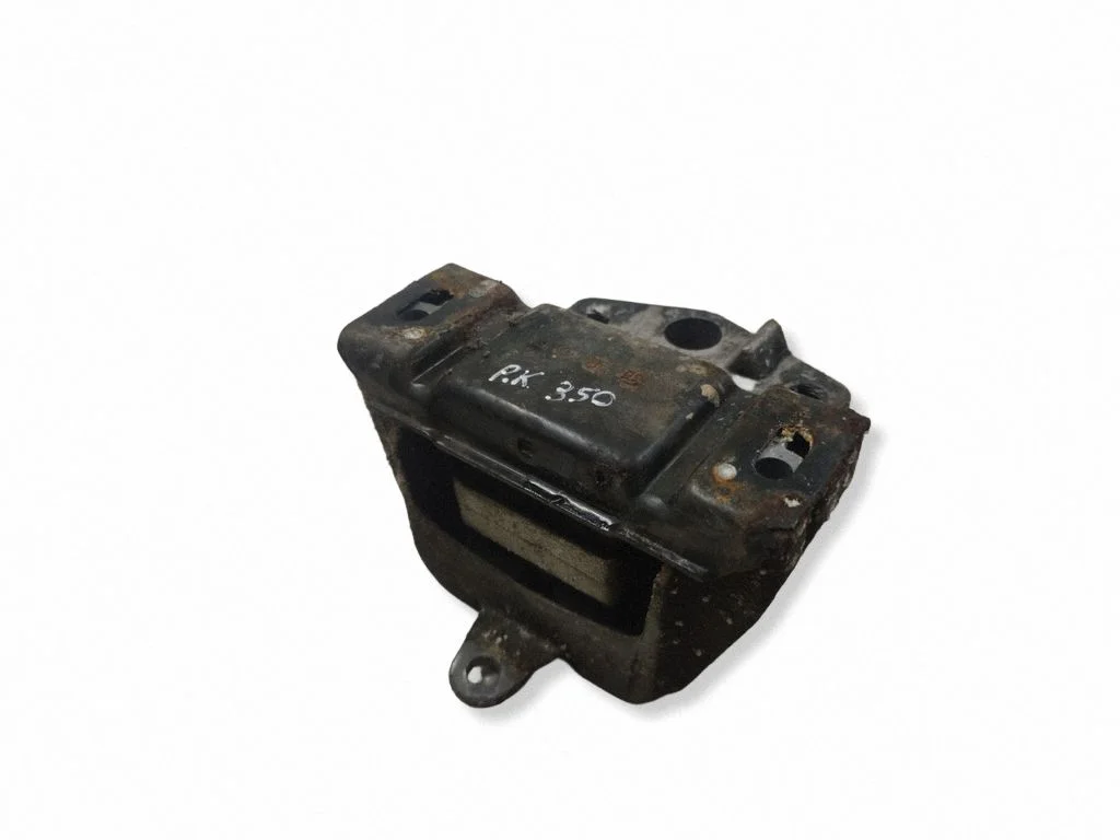 Engine mount bracket – front left