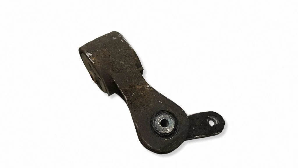 Engine mount bracket