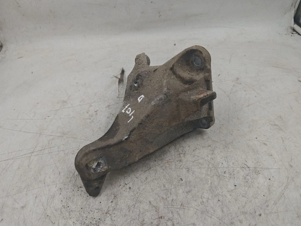 Engine mounting bracket – BMW 1 Series E81 E87 (2004-2011)