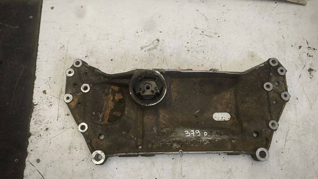 Engine mounting bracket EN1706AC