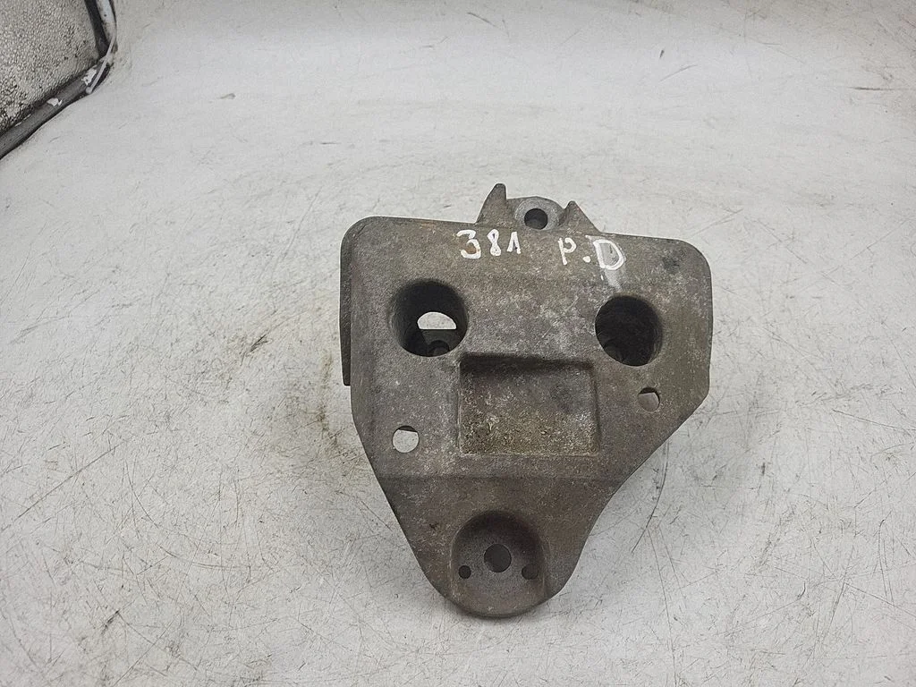 Mootori kinnituskronstein 312301