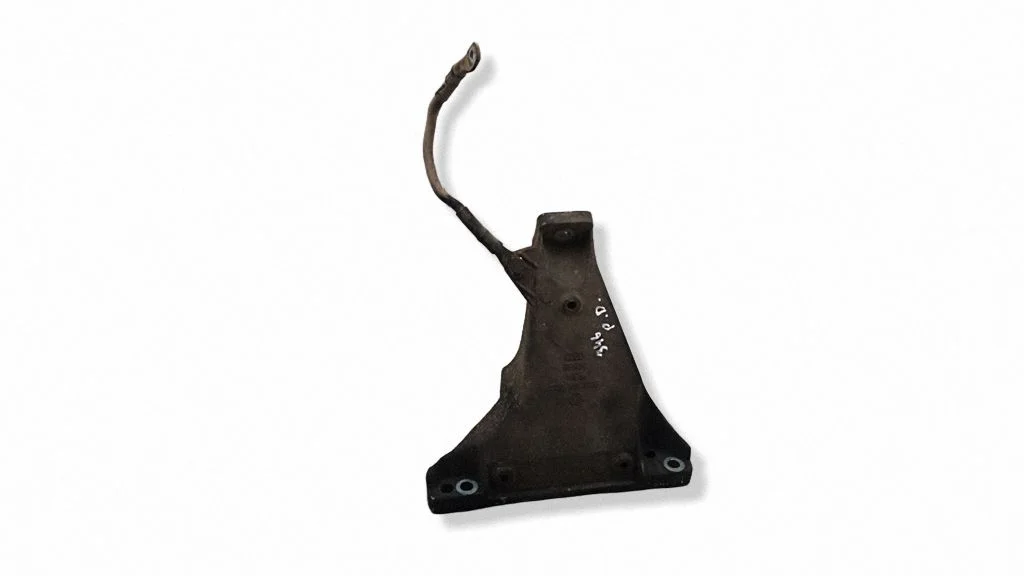Engine mounting bracket 8D0199308F