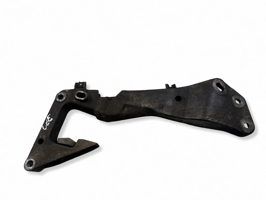 Engine mounting bracket – BMW 3 Series E90 E91 (2005-2012)