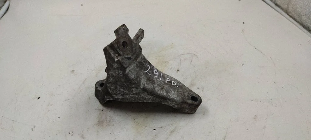 Engine mounting bracket 4f0199308g