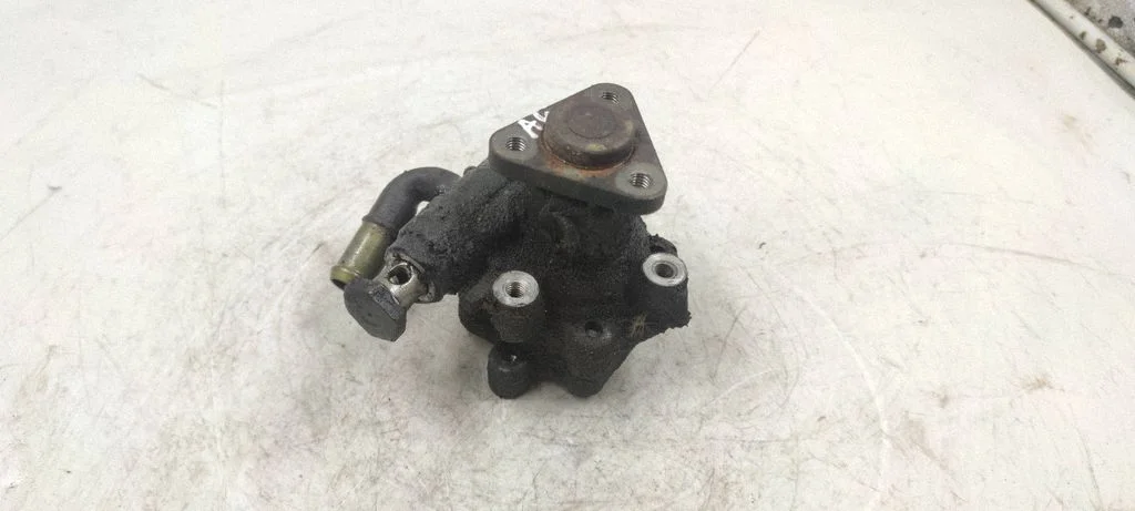 Power steering pump 8d0145110