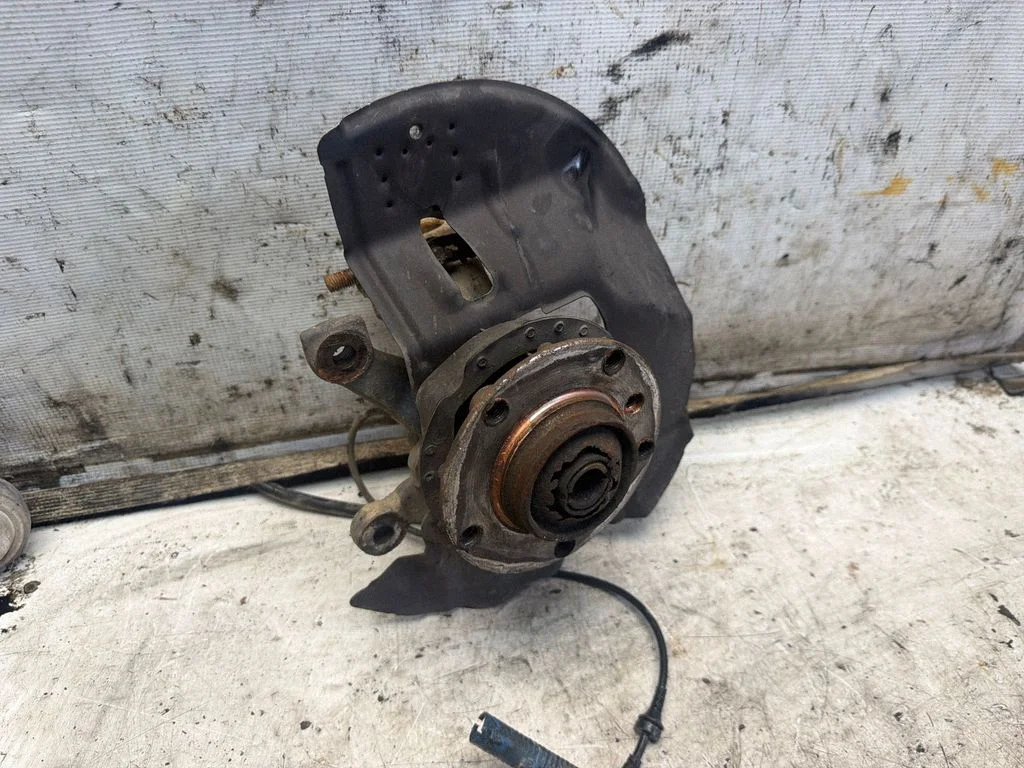 Front wheel hub spindle knuckle – front right