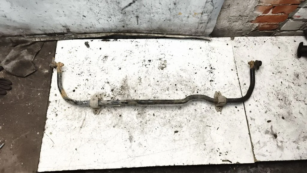 Front anti-roll bar/sway bar