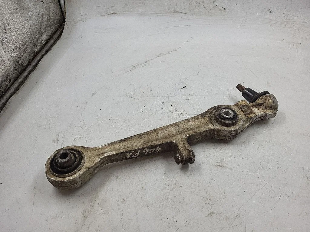 Front lower control arm/wishbone – front left