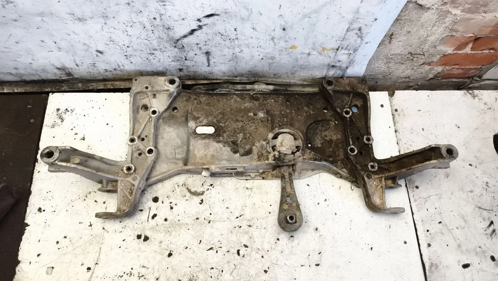 Front lower control arm/wishbone 1K0199295F