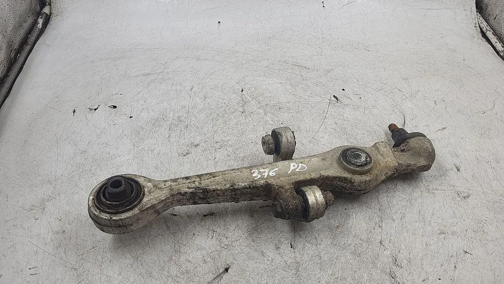 Front lower control arm/wishbone – front right