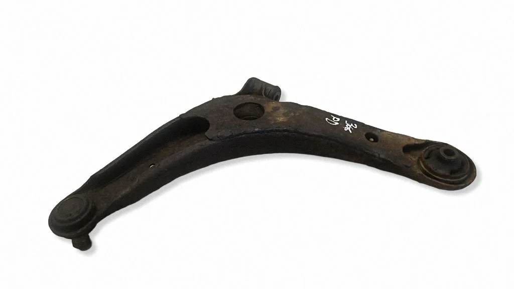 Front lower control arm/wishbone – front right