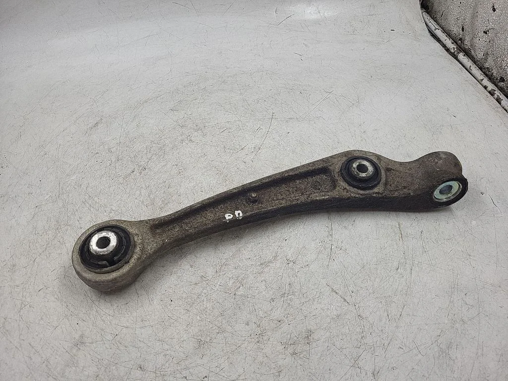 Front lower control arm/wishbone – front right