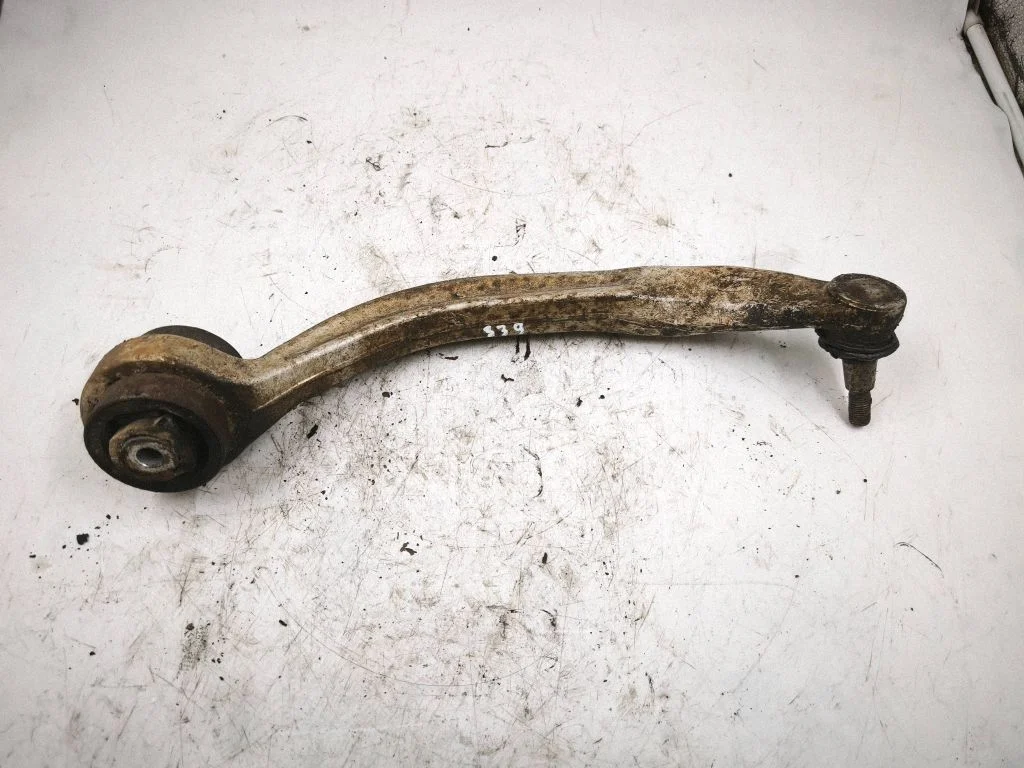 Front lower control arm/wishbone