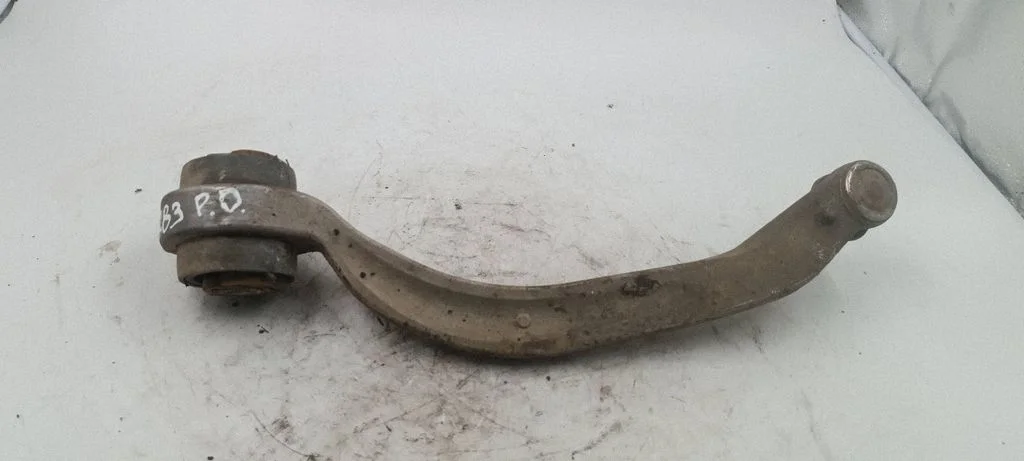 Front lower control arm/wishbone – front right
