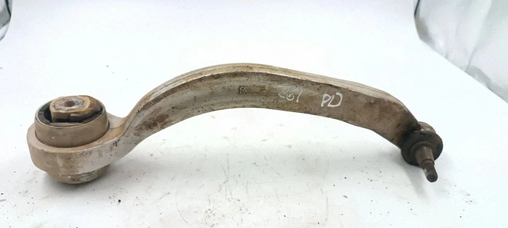Front lower control arm/wishbone – front right