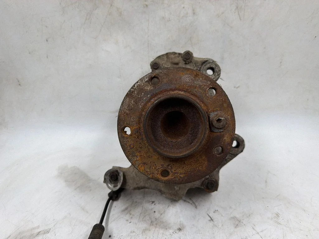 Front wheel hub 6764443