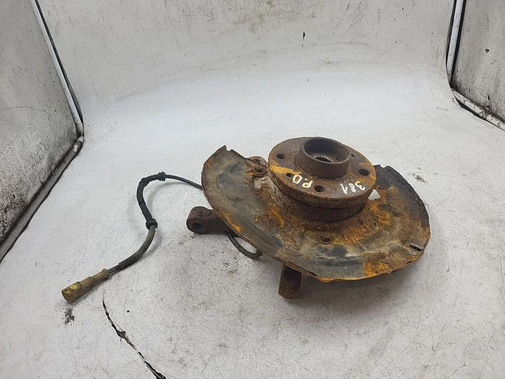 Front wheel hub – front right