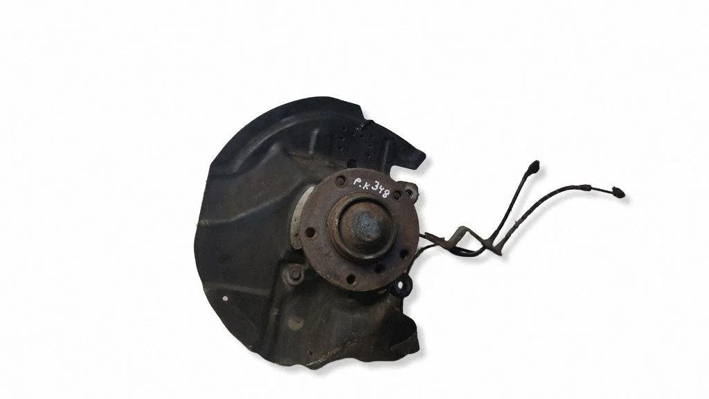 Front wheel hub – front left