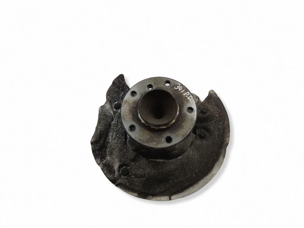 Front wheel hub – front right
