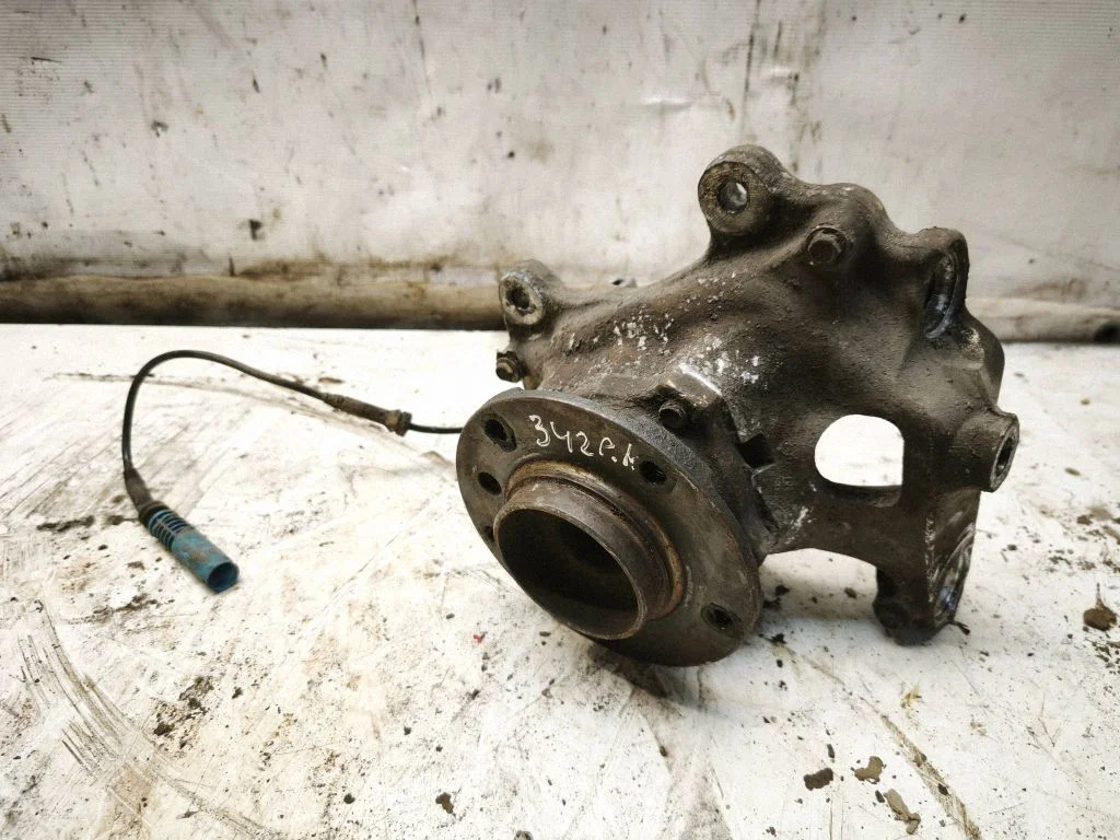 Front wheel hub – BMW 5 Series E60 E61 (2004-2010)