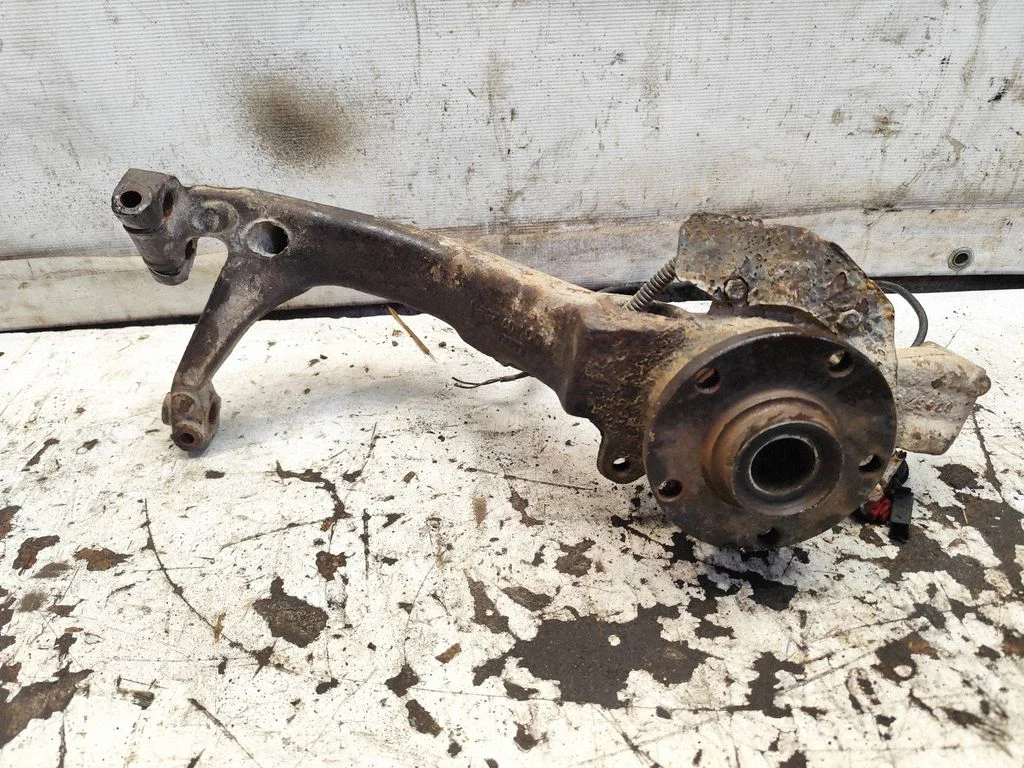 Front wheel hub