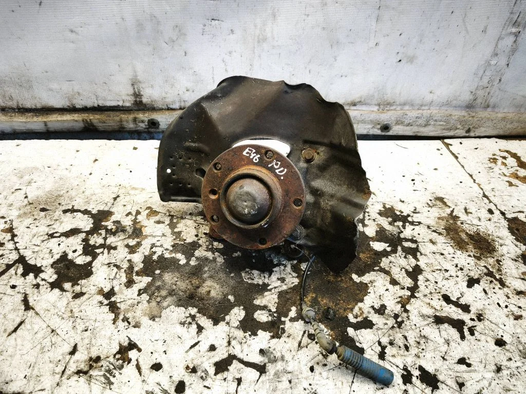 Front wheel hub – front right