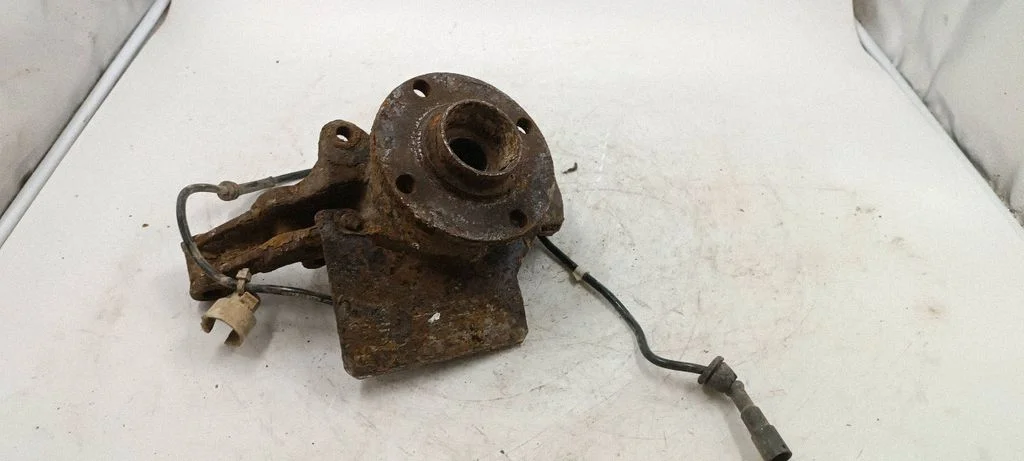 Front wheel hub