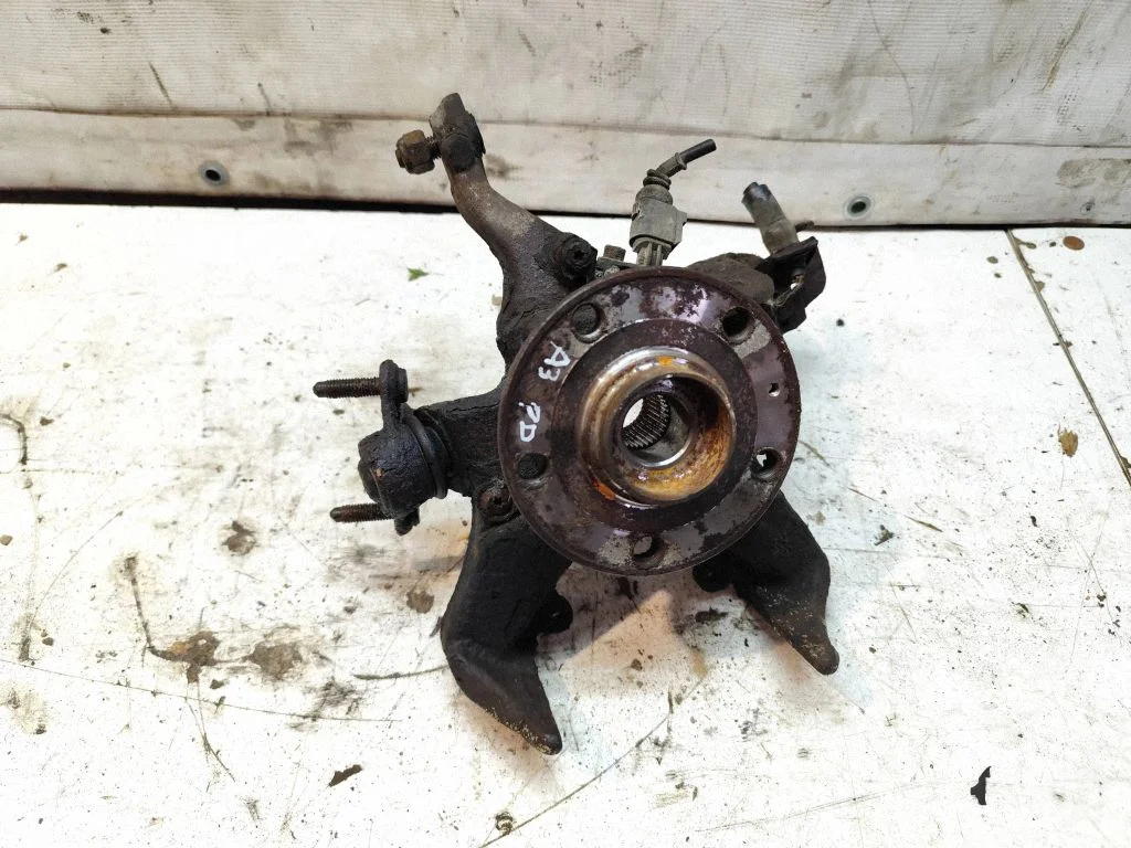 Front wheel hub – front right