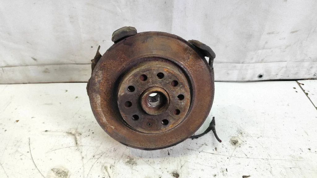 Front wheel hub – front left
