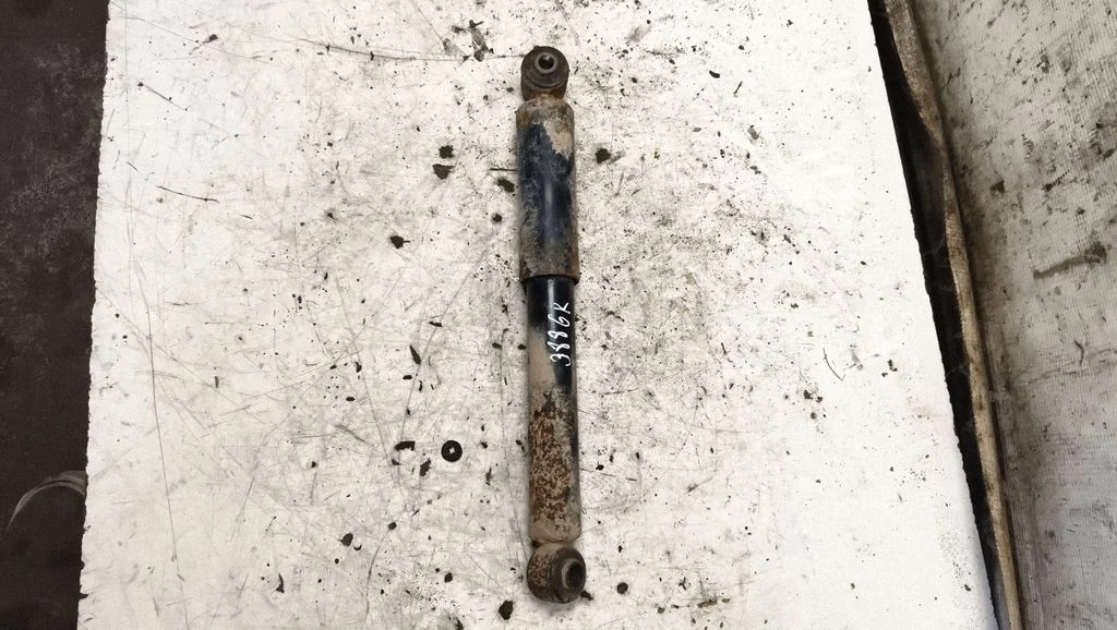 Rear shock absorber/damper – rear left